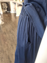 Load image into Gallery viewer, Trousers
